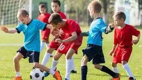 林子祥父与子驾驶70岁奔驰，风采依旧，畅游车海！