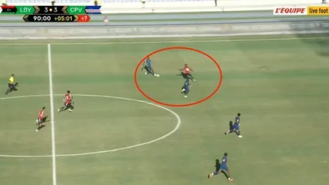 范迪克感叹：尼奥尼半年轻于我，每见其上场，岁月感油然而生！